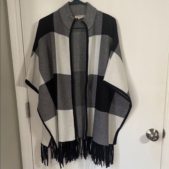 Christian Siriano Jackets & Blazers - Christian Soriano New York  Fringe zip Poncho